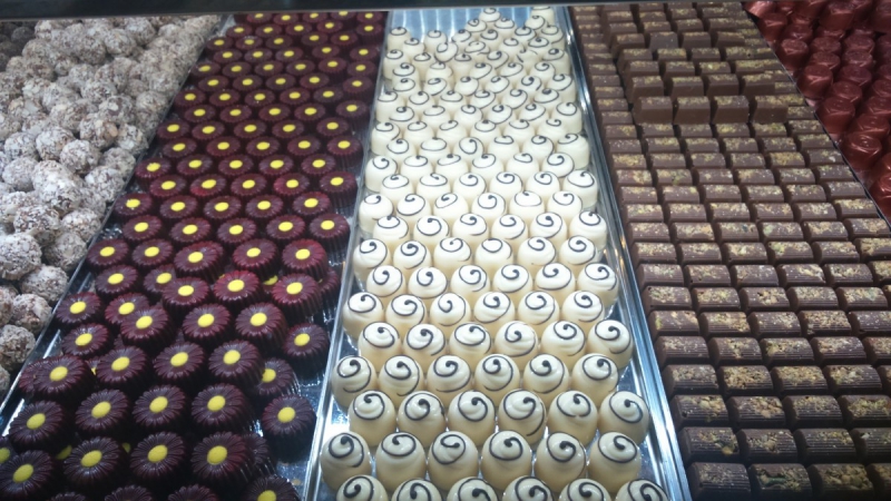 vente-TOURRETTE LEVENS-min_chocolates_milk_chocolate_white_chocolate_truffles_candy_food_treat_cacao-1213769